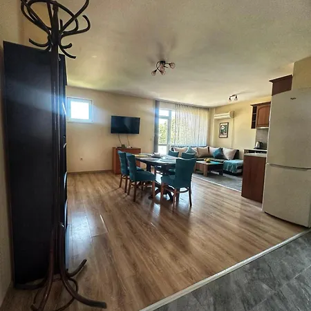 Guest house боровата къща