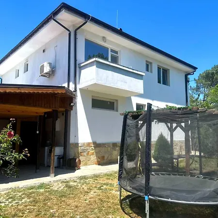 боровата къща Guest house *