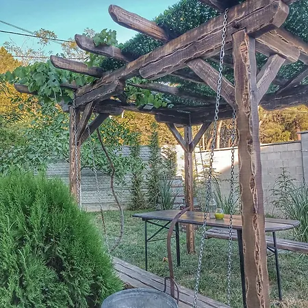 Guest house боровата къща *