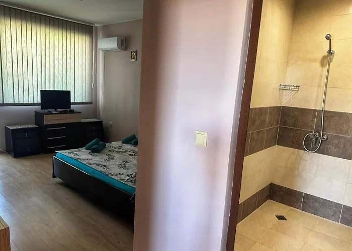 боровата къща Warna