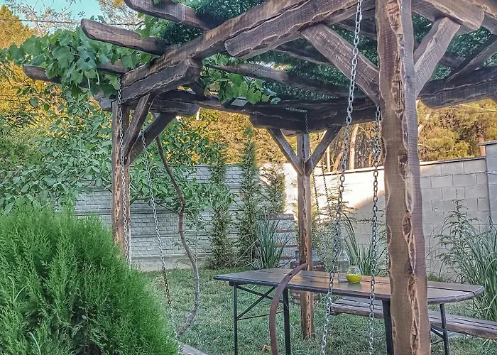 Vendégház боровата къща *